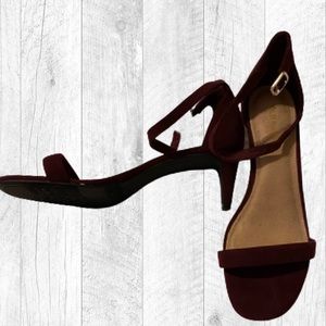 Old Navy Kitten Heel Pumps